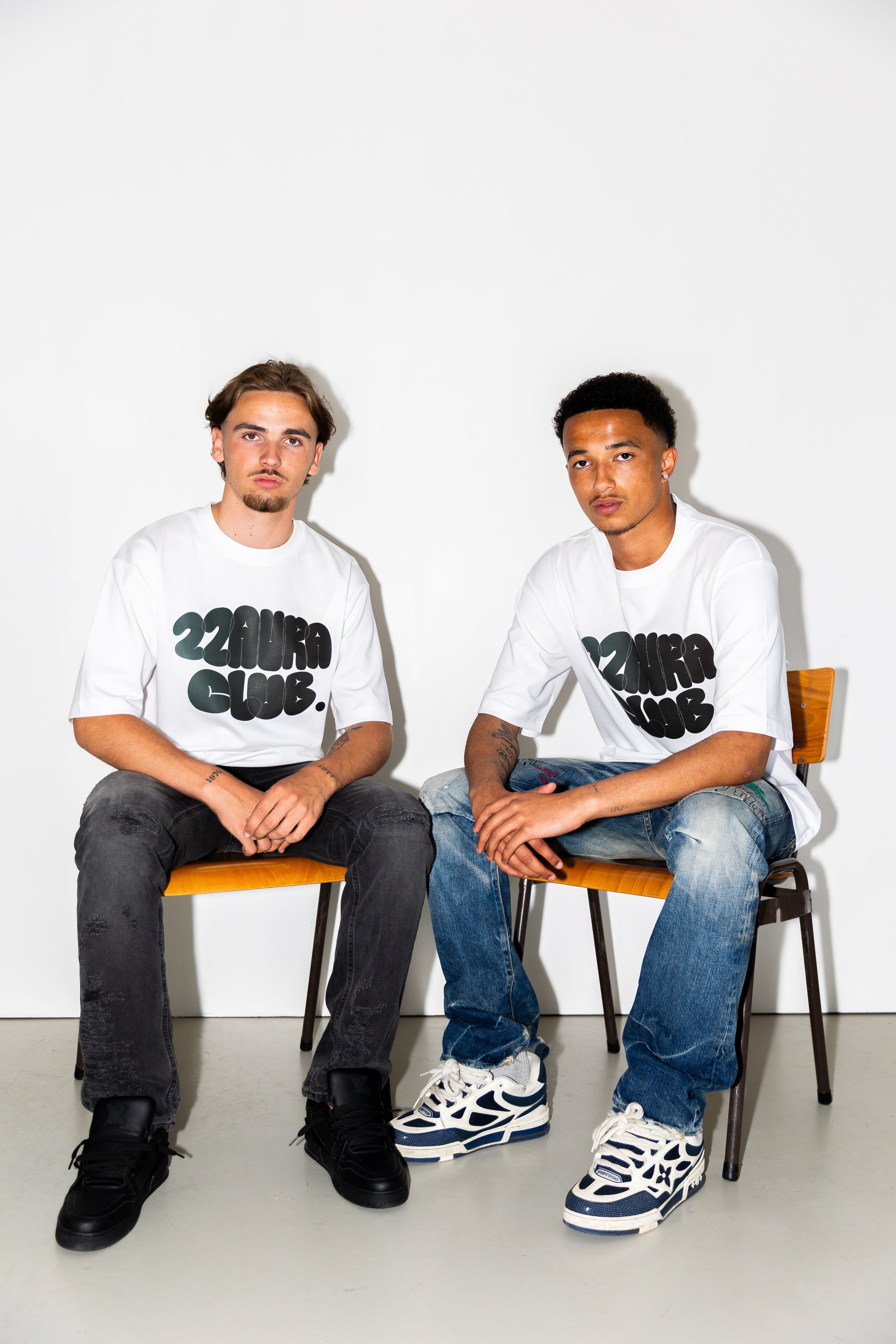 22AURA Oversized Tee – Black